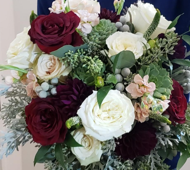 What Mistakes Should Couples Avoid When Hiring Wedding Florists in MN?